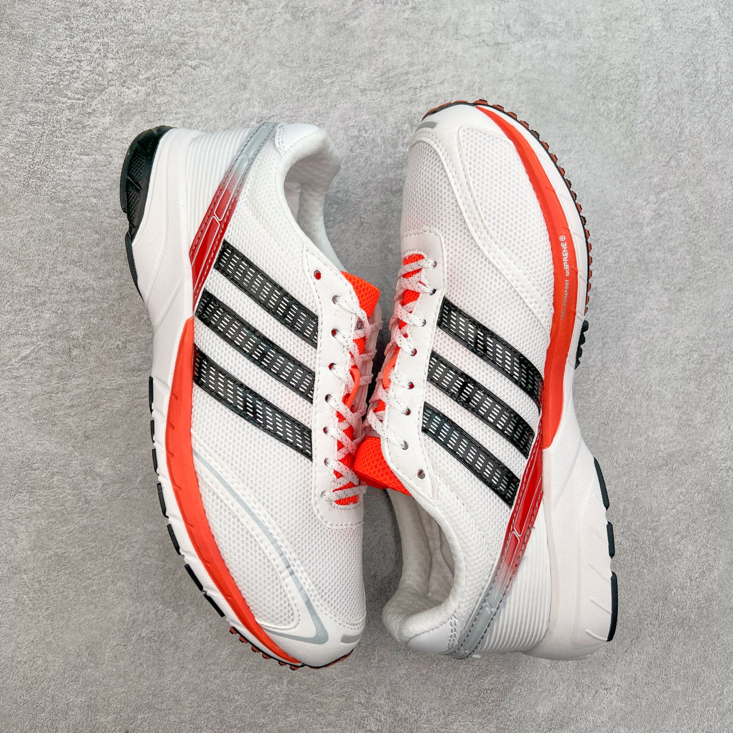 图片[3]-BAD BUNNY x AD Originals ADIZERO SL 72 联名柔软舒适防滑耐磨低帮生活休闲鞋 JH9972 此番 Bad Bunny 和 adidas 以 Adizero SL 72 为蓝本，推出 3 款不同配色，设计灵感汲取自复古跑鞋 SL 72 ，将经典元素与现代风尚相融合，打造出别具一格的鞋履。鞋面采用多层次叠加设计，很有层次感，吸引人。选用华夫格网、绒面革、皮革和灯芯绒等优质材料。鞋身上的 “ Para Bad Bunny ”中足标识与双阿迪达斯标志，彰显了双方的合作身份。搭载 Adizero 泡棉中底，确保卓越的舒适性与性能表现。尺码：36 36.5 37.5 38 38.5 39 40 40.5 41 42 42.5 43 44 44.5 45-选品中心