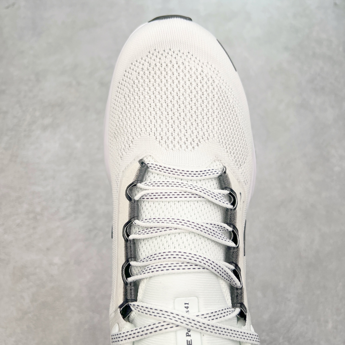 图片[4]-＃特价福利 NK Zoom Pegasus 飞马41代马拉松系列网面透气缓震疾速跑鞋 拥有 Zoom Air 一如既往的稳定感和流畅感 鞋面采用工程网眼设计 为特定高热区域营造出色透气性 进一步增加鞋面的穿孔数量 让足部能够快速散热 中足搭配 Flywire 飞线 在高速运动时营造舒适稳定的贴合感 内置Zoon气垫加持 动力十足 尺码：36 36.5 37.5 38 38.5 39 40 40.5 41 42 42.5 43 44 44.5 45-选品中心