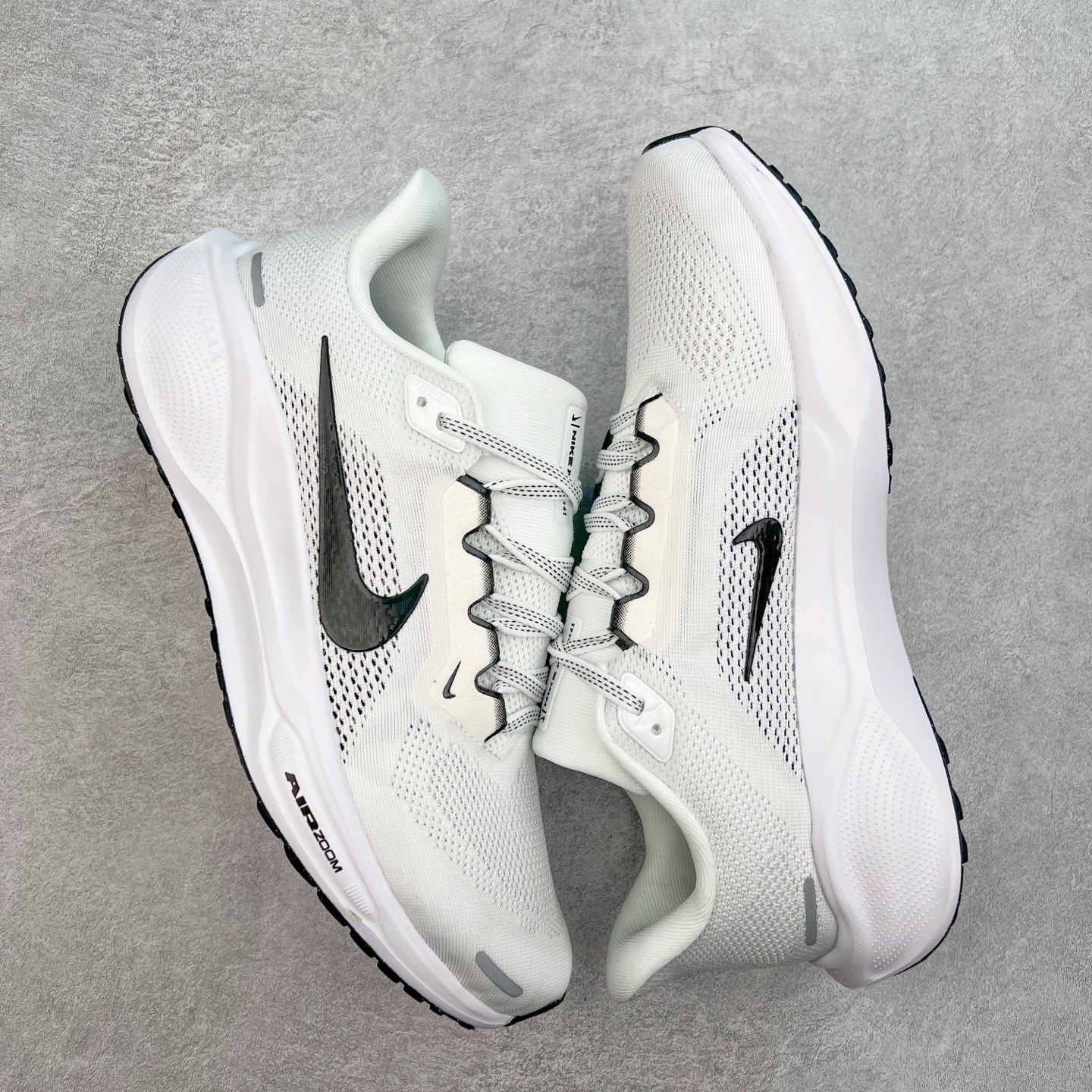 图片[3]-＃特价福利 NK Zoom Pegasus 飞马41代马拉松系列网面透气缓震疾速跑鞋 拥有 Zoom Air 一如既往的稳定感和流畅感 鞋面采用工程网眼设计 为特定高热区域营造出色透气性 进一步增加鞋面的穿孔数量 让足部能够快速散热 中足搭配 Flywire 飞线 在高速运动时营造舒适稳定的贴合感 内置Zoon气垫加持 动力十足 尺码：36 36.5 37.5 38 38.5 39 40 40.5 41 42 42.5 43 44 44.5 45-选品中心