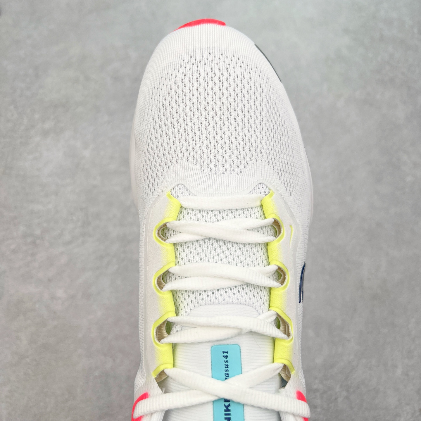 图片[4]-＃特价福利 NK Zoom Pegasus 飞马41代马拉松系列网面透气缓震疾速跑鞋 拥有 Zoom Air 一如既往的稳定感和流畅感 鞋面采用工程网眼设计 为特定高热区域营造出色透气性 进一步增加鞋面的穿孔数量 让足部能够快速散热 中足搭配 Flywire 飞线 在高速运动时营造舒适稳定的贴合感 内置Zoon气垫加持 动力十足 尺码：36 36.5 37.5 38 38.5 39 40 40.5 41 42 42.5 43 44 44.5 45-选品中心