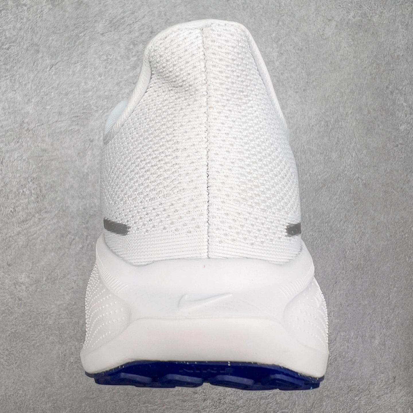 图片[8]-＃特价福利 NK Zoom Pegasus 飞马41代马拉松系列网面透气缓震疾速跑鞋 拥有 Zoom Air 一如既往的稳定感和流畅感 鞋面采用工程网眼设计 为特定高热区域营造出色透气性 进一步增加鞋面的穿孔数量 让足部能够快速散热 中足搭配 Flywire 飞线 在高速运动时营造舒适稳定的贴合感 内置Zoon气垫加持 动力十足 尺码：36 36.5 37.5 38 38.5 39 40 40.5 41 42 42.5 43 44 44.5 45-选品中心