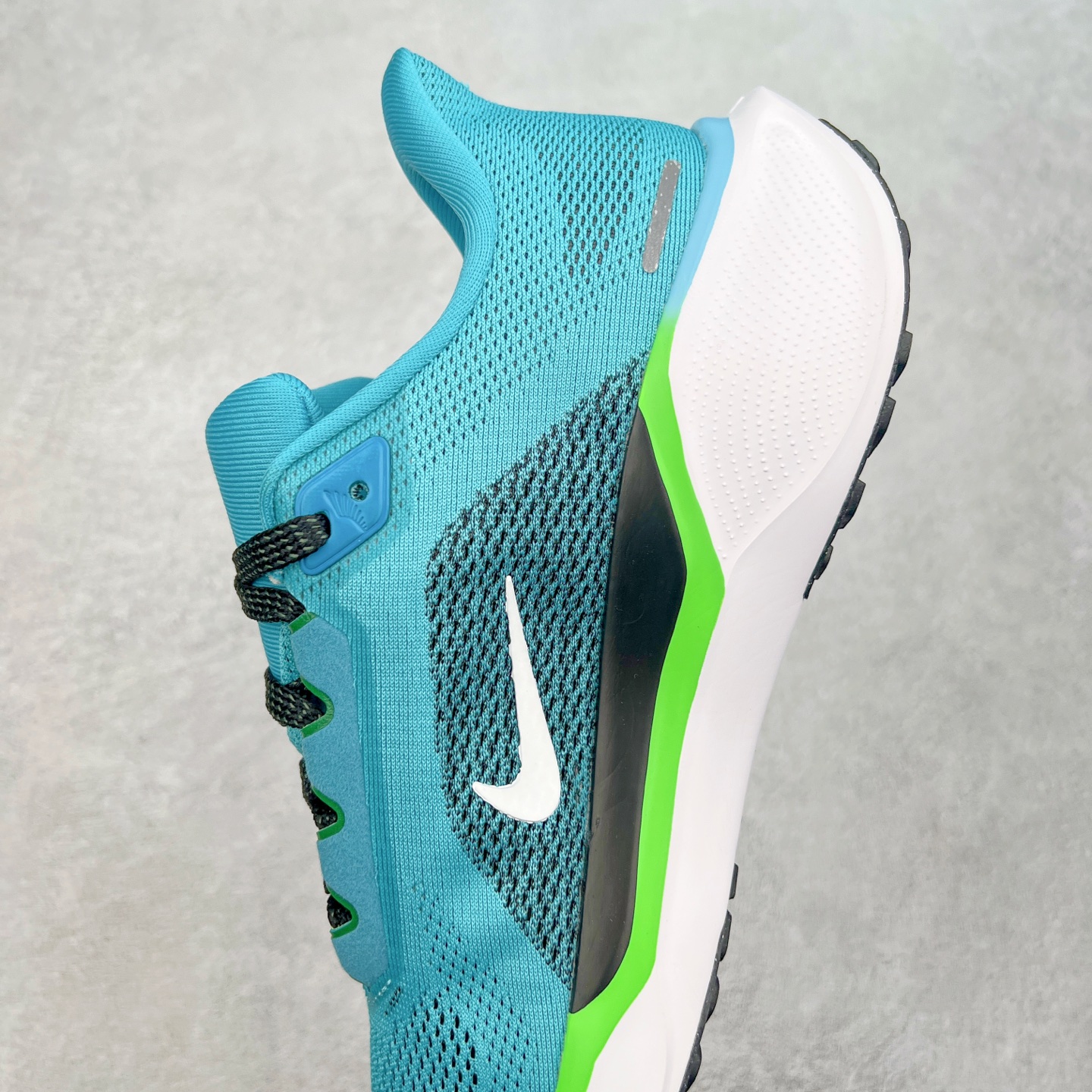 图片[7]-＃特价福利 NK Zoom Pegasus 飞马41代马拉松系列网面透气缓震疾速跑鞋 拥有 Zoom Air 一如既往的稳定感和流畅感 鞋面采用工程网眼设计 为特定高热区域营造出色透气性 进一步增加鞋面的穿孔数量 让足部能够快速散热 中足搭配 Flywire 飞线 在高速运动时营造舒适稳定的贴合感 内置Zoon气垫加持 动力十足 尺码：36 36.5 37.5 38 38.5 39 40 40.5 41 42 42.5 43 44 44.5 45-选品中心