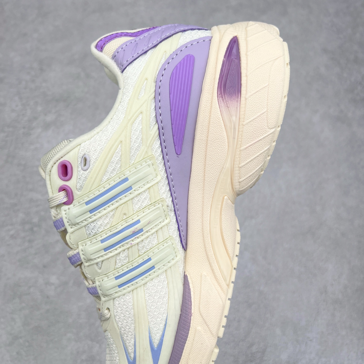 图片[7]-AD Originals ADISTAR CUSHION 白色 此款以简约大方的造型设计，给人以随性休闲的时尚格调，穿着舒适轻便，运动灵活自如，满足日常个性穿搭。货号：IH0278 尺码：35.5 36 36.5 37 38 38.5 39 40 40.5 41 42 42.5 43 44 44.5 45-选品中心