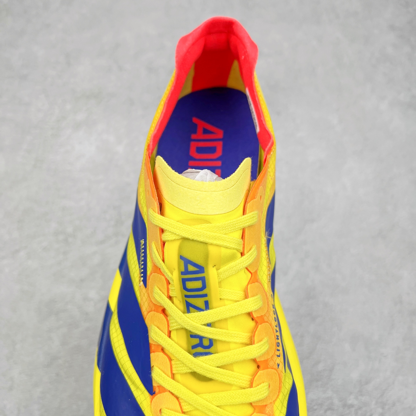 图片[5]-AD Adizero Adios Pro 4 马拉松竞速专业跑鞋 JR6364 CELERMESH针织网面非常轻薄 纤维间的缝隙很大 可以保证跑步时的透气、排汗效果 鞋舌直接与两侧的内衬和鞋底连接在一起 在跑步过程中不会被鞋舌的左右移动所困扰 在标准鞋带孔的基础上再拓宽一组鞋带孔 适合不同脚型的需求 突破性 EnergyRods 技术，有助于跑者实现更好的成绩 中底独特的LIGHTSTRIKE PRO泡棉材质 微弹感觉在跑步过程中给予了良好的支撑体验 对于顶级精英和高水平进阶跑者来说 ADIOS PRO是一双值得信赖的竞速比赛用鞋 尺码：36 36.5 37.5 38 38.5 39 40 40.5 41 42 42.5 43 44 44.5 45-选品中心