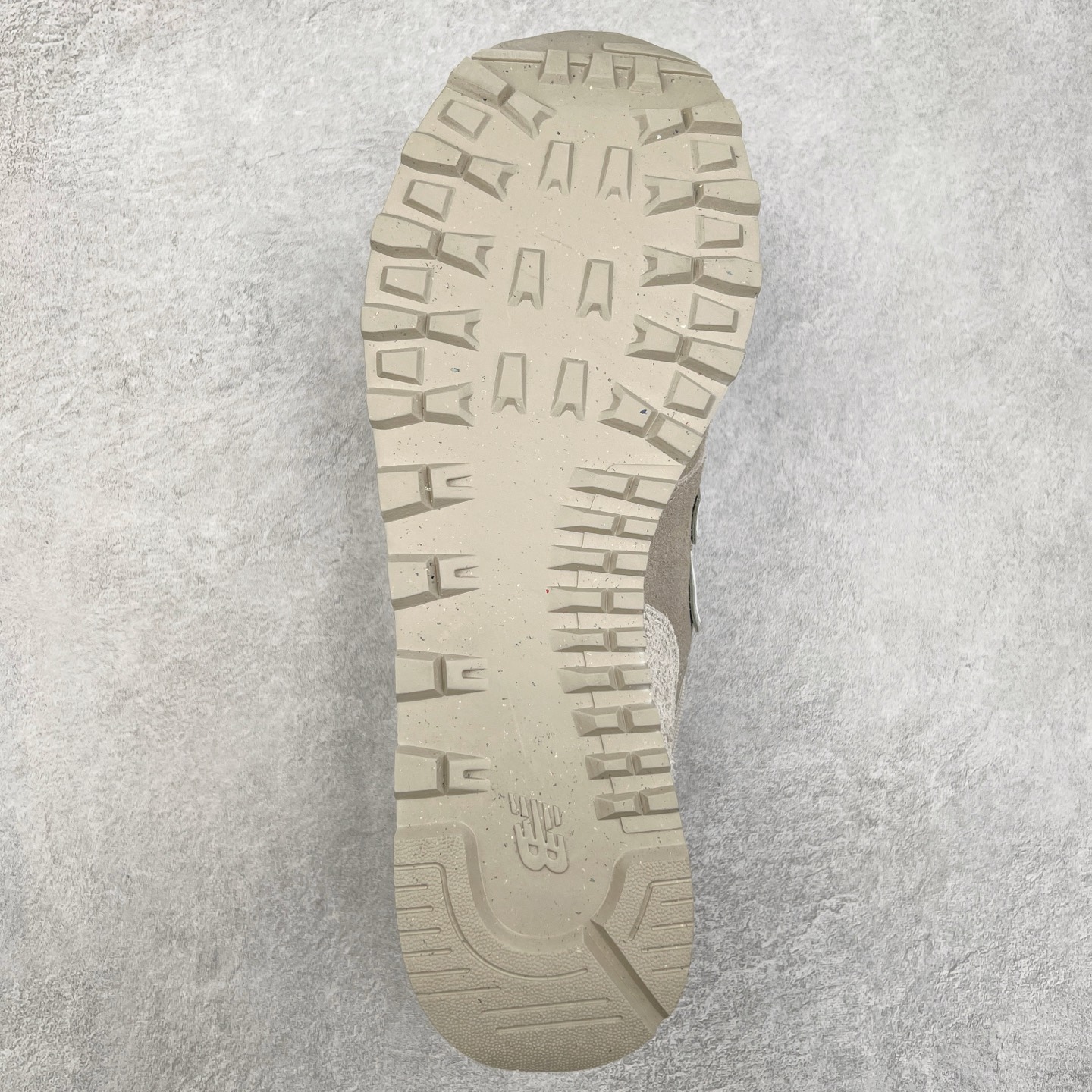 图片[9]-＃纯原 New Balance NB574 新百伦系列复古运动跑鞋 材质细节鞋标处理与正品无差 原版楦型 高弹EVA大底 鞋垫 还原正品脚感 完美走线 ENCAP减震中底 尺码：36 37 37.5 38 38.5 39.5 40 40.5 41.5 42 42.5 43 44 45-选品中心