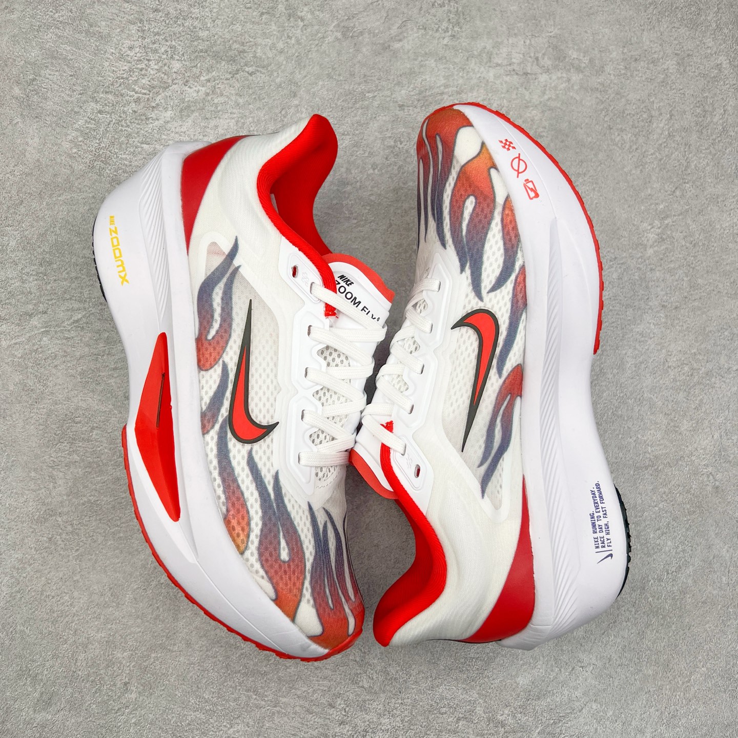 图片[3]-NK ZoomX Invincible Run Flyknit 6 轻量跑鞋 飞织低帮休闲运动慢跑鞋 厚底增高 老爹鞋 此鞋专为短跑运动员而生 是为 5 至 10 公里距离的赛事和训练打造 整体设计采用流线型的轻质工程网眼材质构成鞋面 并与其他 Running 旗舰鞋款同样搭载全脚掌 ZoomX 缓冲中底 搭配 Pebax 物料与橡胶外底 ZoomX StreakFly 首发配色以Prototype呈现 其灵感是来自开发期间的磨损测试 透过编号的标记与内侧的预期跑步距离突出研发过程 货号： HQ3498-100 尺码：36 36.5 37.5 38 38.5 39 40 40.5 41 42 42.5 43 44 45-选品中心