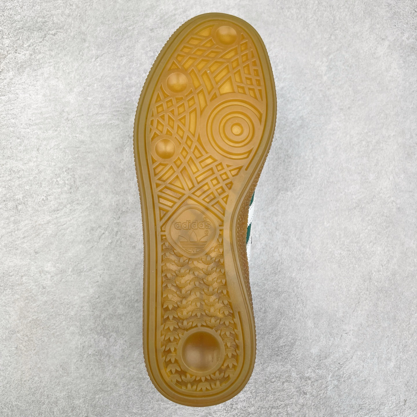 图片[9]-AD Originals Handball SPZL 手球运动员系列百搭休闲运动板鞋 JP7067 这款来自阿迪达斯的这款HANDBALL SPZL前身是一双手球运动鞋，这一次拿来复刻，所以鞋面的主要色彩选用了黑色， 鞋面外侧除了Spezial字母之外还有三叶草标志。Handball SPZL作为复古手球训练鞋与作为室内足球鞋的Samba有着异曲同工之处，但是质感更为出众的鞋身以及丰富的配色选择比起Samba来讲可以说是更胜一筹了！尺码：36 36⅔ 37⅓ 38 38⅔ 39⅓ 40 40⅔ 41⅓ 42 42⅔ 43⅓ 44 45-选品中心