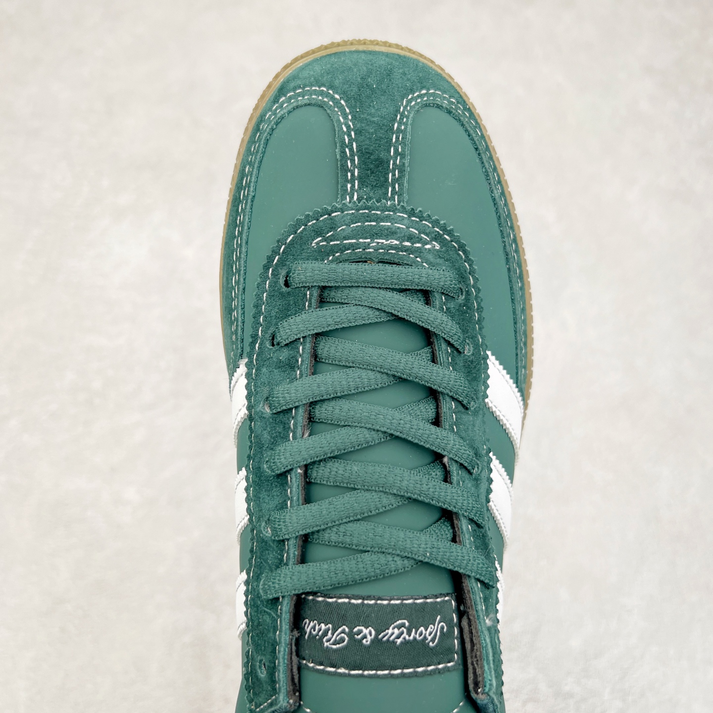 图片[4]-AD Originals Handball SPZL 手球运动员系列百搭休闲运动板鞋 JP7067 这款来自阿迪达斯的这款HANDBALL SPZL前身是一双手球运动鞋，这一次拿来复刻，所以鞋面的主要色彩选用了黑色， 鞋面外侧除了Spezial字母之外还有三叶草标志。Handball SPZL作为复古手球训练鞋与作为室内足球鞋的Samba有着异曲同工之处，但是质感更为出众的鞋身以及丰富的配色选择比起Samba来讲可以说是更胜一筹了！尺码：36 36⅔ 37⅓ 38 38⅔ 39⅓ 40 40⅔ 41⅓ 42 42⅔ 43⅓ 44 45-选品中心
