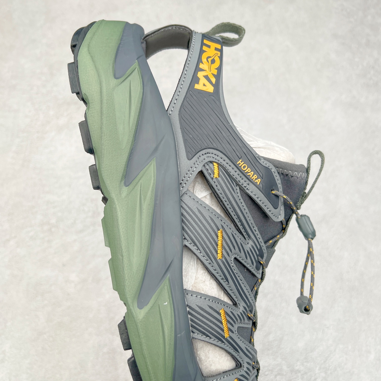 图片[6]-＃HK纯原 HOKA One One Hopara Sandals 霍帕拉系列水路两用溯溪涉水休闲户外露营凉鞋 作为先锋品牌的 HOKA ONE ONE总是以独特的方式 HOPA RA是一款溯溪鞋 又名排水鞋 可长期用于涉水和溯溪 保护脚底和脚趾的安全和舒适 鞋面材料速干 透气 耐磨 鞋底防滑 耐磨 抓地能力强 出于安全考虑 设计要求较高 涉水溯溪过程中 水 泥沙 可以直接从鞋内大孔排出 细纹鞋底使在岩石上抓地能力强 避免打滑 而上路后 鞋面具有快干透气等优点 尺码：36 36.5 37.5 38 39 40 40.5 41 42 42.5 43 44 45-选品中心