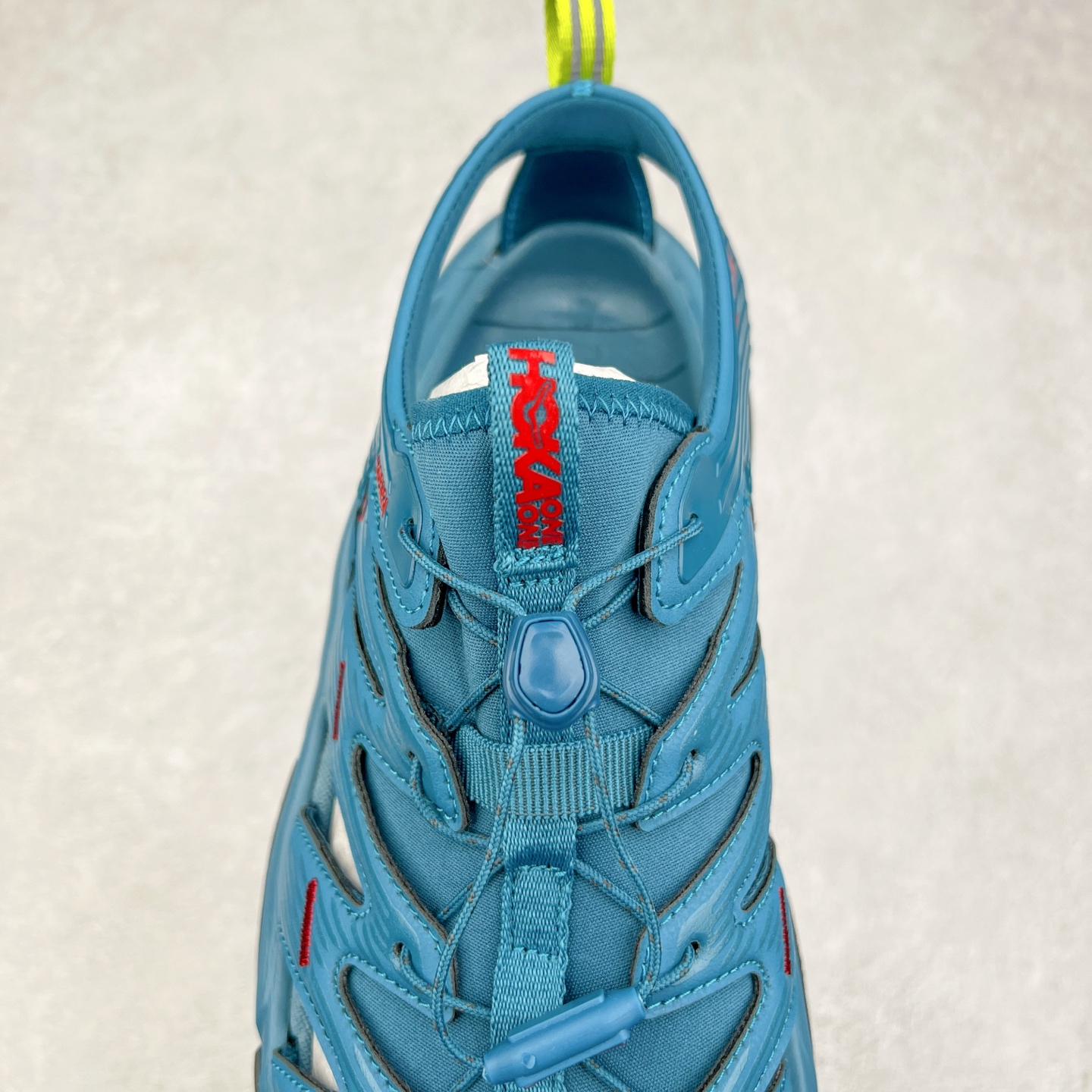 图片[5]-＃HK纯原 HOKA One One Hopara Sandals 霍帕拉系列水路两用溯溪涉水休闲户外露营凉鞋 作为先锋品牌的 HOKA ONE ONE总是以独特的方式 HOPA RA是一款溯溪鞋 又名排水鞋 可长期用于涉水和溯溪 保护脚底和脚趾的安全和舒适 鞋面材料速干 透气 耐磨 鞋底防滑 耐磨 抓地能力强 出于安全考虑 设计要求较高 涉水溯溪过程中 水 泥沙 可以直接从鞋内大孔排出 细纹鞋底使在岩石上抓地能力强 避免打滑 而上路后 鞋面具有快干透气等优点 尺码：36 36.5 37.5 38 39 40 40.5 41 42 42.5 43 44 45-选品中心