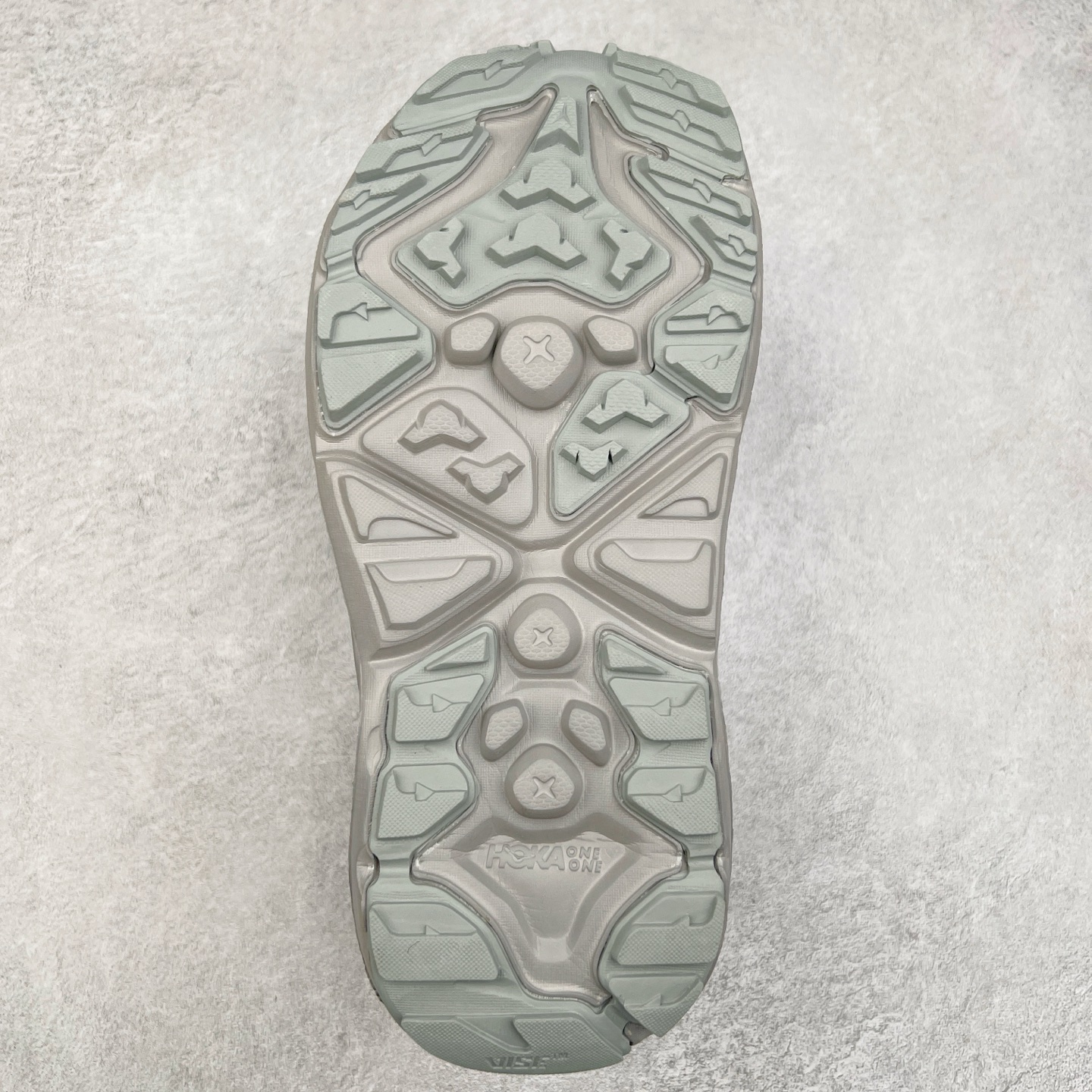 图片[9]-＃HK纯原 HOKA One One Hopara Sandals 霍帕拉系列水路两用溯溪涉水休闲户外露营凉鞋 作为先锋品牌的 HOKA ONE ONE总是以独特的方式 HOPA RA是一款溯溪鞋 又名排水鞋 可长期用于涉水和溯溪 保护脚底和脚趾的安全和舒适 鞋面材料速干 透气 耐磨 鞋底防滑 耐磨 抓地能力强 出于安全考虑 设计要求较高 涉水溯溪过程中 水 泥沙 可以直接从鞋内大孔排出 细纹鞋底使在岩石上抓地能力强 避免打滑 而上路后 鞋面具有快干透气等优点 尺码：36 36.5 37.5 38 39 40 40.5 41 42 42.5 43 44 45-选品中心