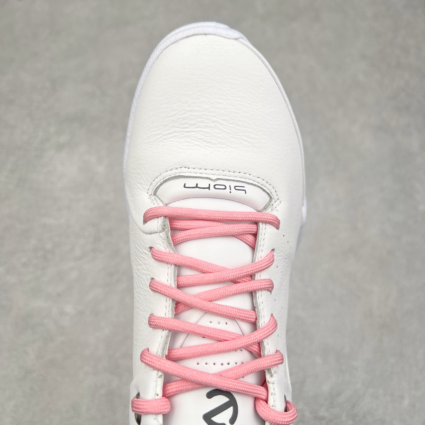 图片[4]-Ecco爱步男鞋新款运动鞋 跑鞋厚底增高老爹鞋 驱动系列全新款式 拼色拼接鞋面 时尚有型 牛皮与纺织品拼接 脚感舒适 出街有型 贴心套脚系带设计 舒适包裹双足 柔软细腻，亲肤透气 以摩托车粗犷胎纹为灵感 PU大底提供牵引性和支撑性 耐磨防滑提升稳定性 轻盈鞋底 舒适耐穿 户外出行 肆意洒脱 尺码：38 39 40 41 42 43 44（皮鞋码）-选品中心