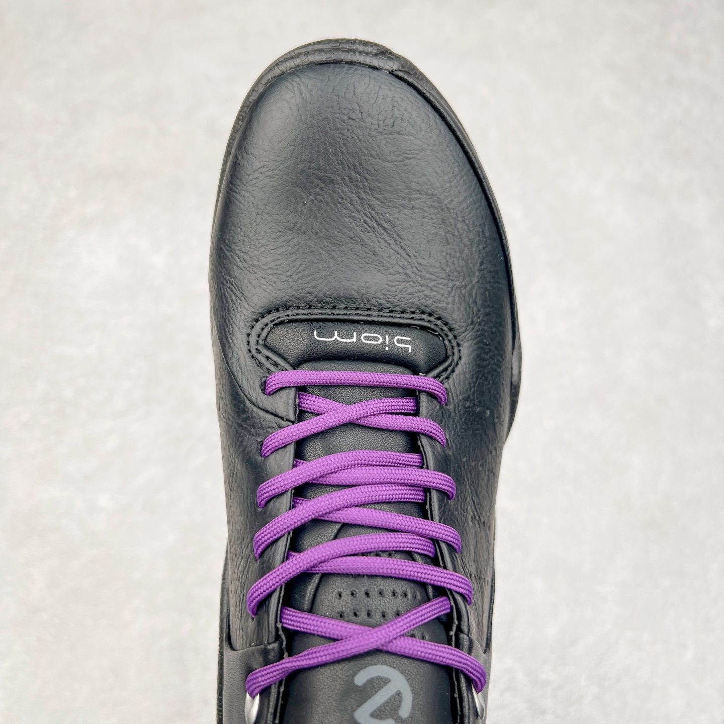 图片[4]-Ecco爱步男鞋新款运动鞋 跑鞋厚底增高老爹鞋 驱动系列全新款式 拼色拼接鞋面 时尚有型 牛皮与纺织品拼接 脚感舒适 出街有型 贴心套脚系带设计 舒适包裹双足 柔软细腻，亲肤透气 以摩托车粗犷胎纹为灵感 PU大底提供牵引性和支撑性 耐磨防滑提升稳定性 轻盈鞋底 舒适耐穿 户外出行 肆意洒脱 尺码：38 39 40 41 42 43 44（皮鞋码）-选品中心