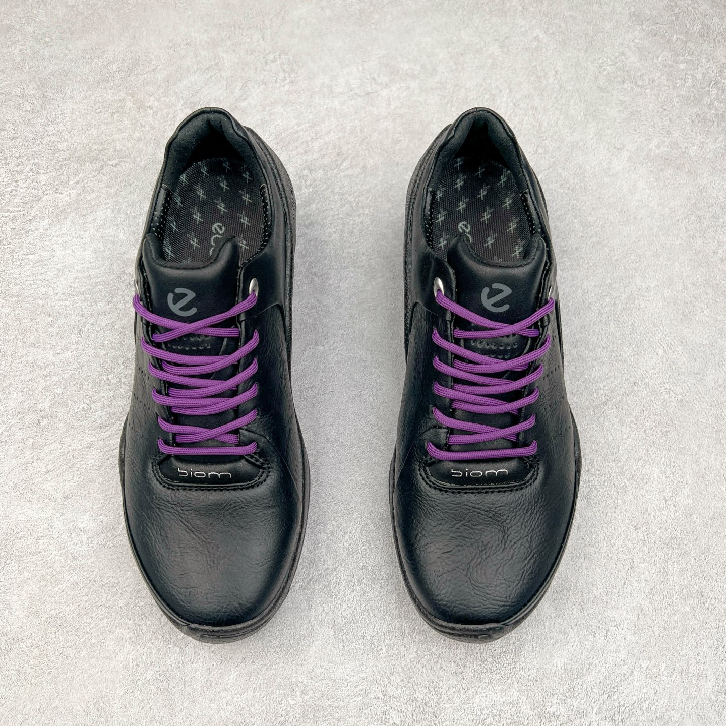 图片[2]-Ecco爱步男鞋新款运动鞋 跑鞋厚底增高老爹鞋 驱动系列全新款式 拼色拼接鞋面 时尚有型 牛皮与纺织品拼接 脚感舒适 出街有型 贴心套脚系带设计 舒适包裹双足 柔软细腻，亲肤透气 以摩托车粗犷胎纹为灵感 PU大底提供牵引性和支撑性 耐磨防滑提升稳定性 轻盈鞋底 舒适耐穿 户外出行 肆意洒脱 尺码：38 39 40 41 42 43 44（皮鞋码）-选品中心