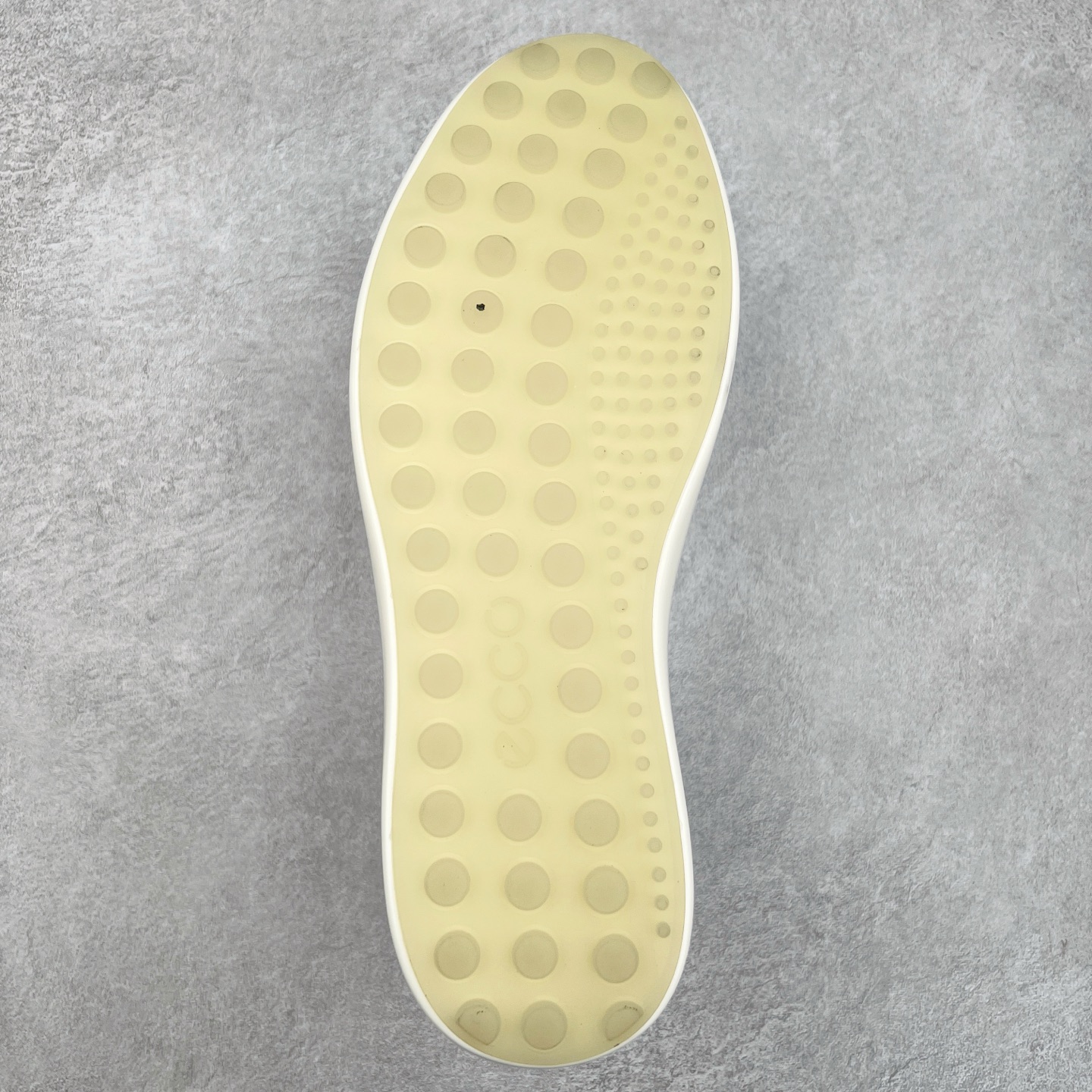 图片[9]-Ecco爱步男鞋新款运动鞋 跑鞋厚底增高老爹鞋 驱动系列全新款式 拼色拼接鞋面 时尚有型 牛皮与纺织品拼接 脚感舒适 出街有型 贴心套脚系带设计 舒适包裹双足 柔软细腻，亲肤透气 以摩托车粗犷胎纹为灵感 PU大底提供牵引性和支撑性 耐磨防滑提升稳定性 轻盈鞋底 舒适耐穿 户外出行 肆意洒脱 尺码：38 39 40 41 42 43 44（皮鞋码）-选品中心