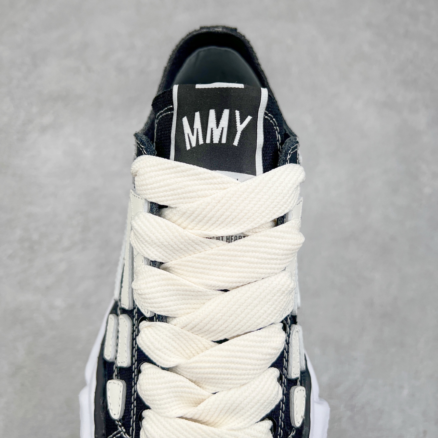 图片[5]-＃原厂 MMY/Maison MIHARA YASUHIRO Wayne Original Sole Leather Low Sneaker贝壳头版变形溶解雪糕底低帮百搭休闲运动板鞋 余文乐挚爱单品 复古溶解风 日本概念时装设计师･三原康裕品牌广东原产 原楦原纸版开发楦型 全新开发双模一次发泡点位气孔EVA中底 底部嵌入组合RB橡胶耐磨大底 采用全粒面头层皮革鞋面材质 正确织麦及包装盒 清晰后跟电绣LOGO 注意区别普通版本‼️尺码：35-45 偏大一码-选品中心