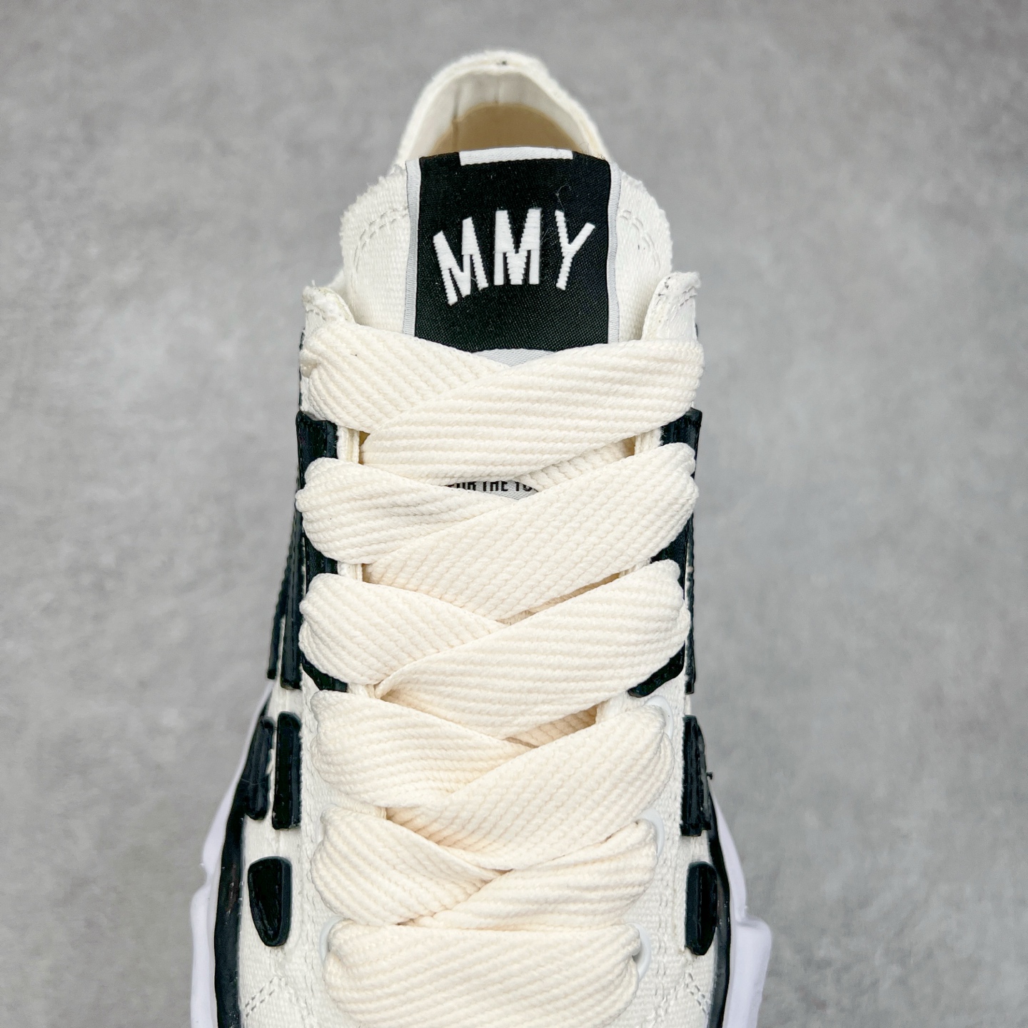 图片[5]-＃原厂 MMY/Maison MIHARA YASUHIRO Wayne Original Sole Leather Low Sneaker贝壳头版变形溶解雪糕底低帮百搭休闲运动板鞋 余文乐挚爱单品 复古溶解风 日本概念时装设计师･三原康裕品牌广东原产 原楦原纸版开发楦型 全新开发双模一次发泡点位气孔EVA中底 底部嵌入组合RB橡胶耐磨大底 采用全粒面头层皮革鞋面材质 正确织麦及包装盒 清晰后跟电绣LOGO 注意区别普通版本‼️尺码：35-45 偏大一码-选品中心