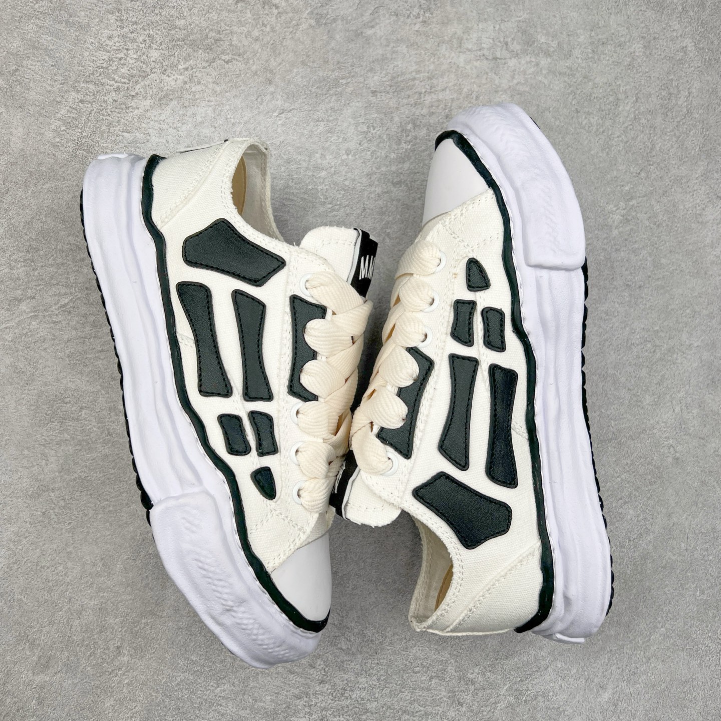 图片[3]-＃原厂 MMY/Maison MIHARA YASUHIRO Wayne Original Sole Leather Low Sneaker贝壳头版变形溶解雪糕底低帮百搭休闲运动板鞋 余文乐挚爱单品 复古溶解风 日本概念时装设计师･三原康裕品牌广东原产 原楦原纸版开发楦型 全新开发双模一次发泡点位气孔EVA中底 底部嵌入组合RB橡胶耐磨大底 采用全粒面头层皮革鞋面材质 正确织麦及包装盒 清晰后跟电绣LOGO 注意区别普通版本‼️尺码：35-45 偏大一码-选品中心