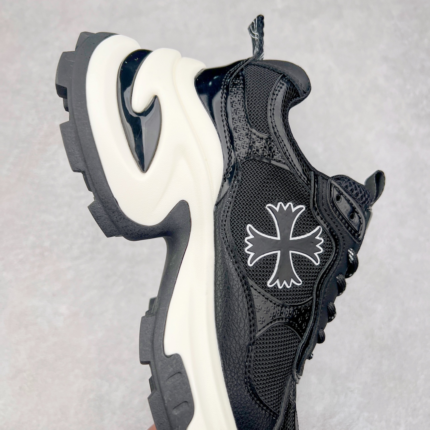 图片[6]-GG-CC Chunky Low 休闲运动老爹鞋 #广东大厂出品 完美细节 25ss早春新款 大长腿 时髦look轻松定格 不费力展现率性氛围 酷帅机能风不规则设计大底 GGcc杏银红色拼色造型设计 轻便舒适百搭 不管怎么搭都敲好看~尺码：35 36 37 38 39 40-选品中心