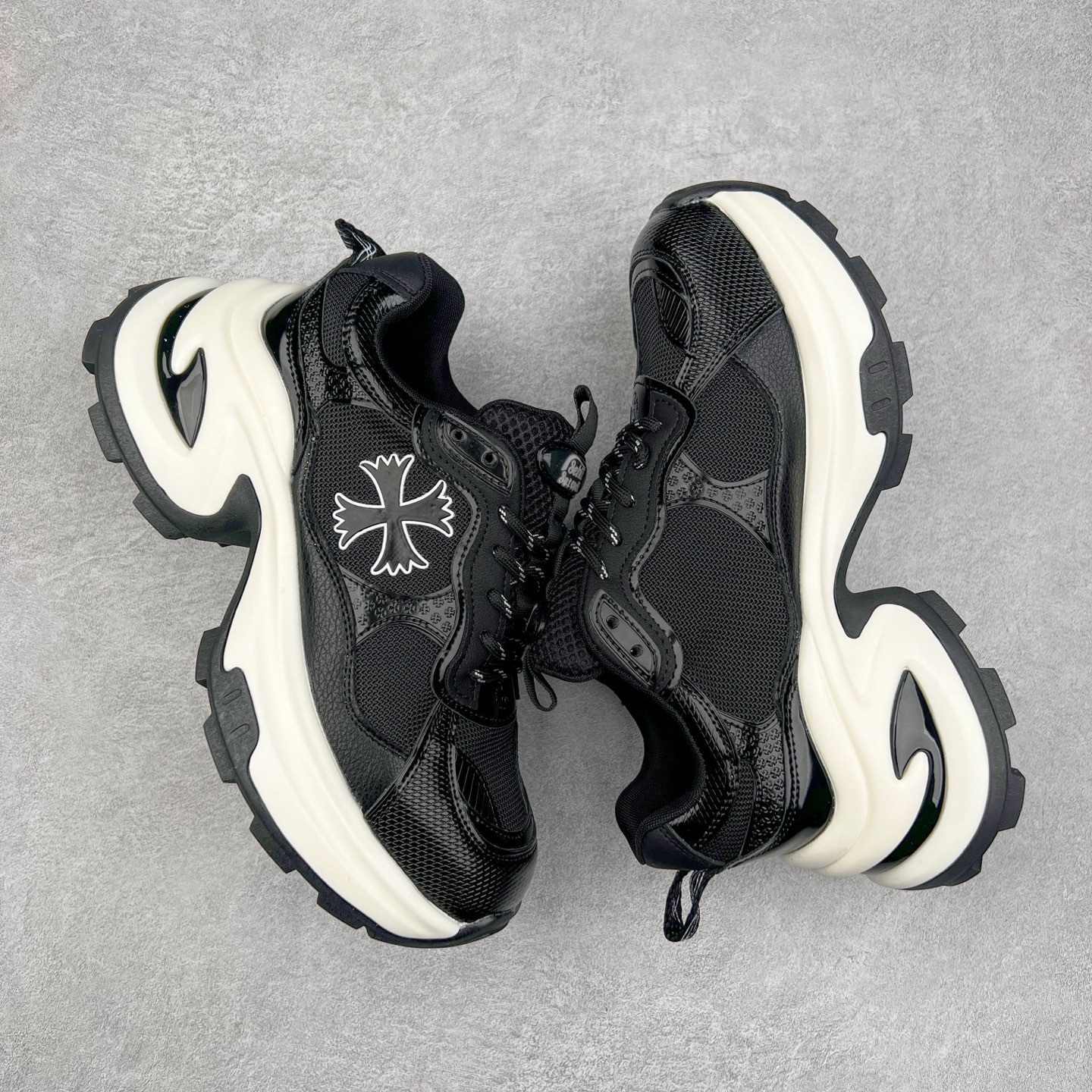 图片[3]-GG-CC Chunky Low 休闲运动老爹鞋 #广东大厂出品 完美细节 25ss早春新款 大长腿 时髦look轻松定格 不费力展现率性氛围 酷帅机能风不规则设计大底 GGcc杏银红色拼色造型设计 轻便舒适百搭 不管怎么搭都敲好看~尺码：35 36 37 38 39 40-选品中心