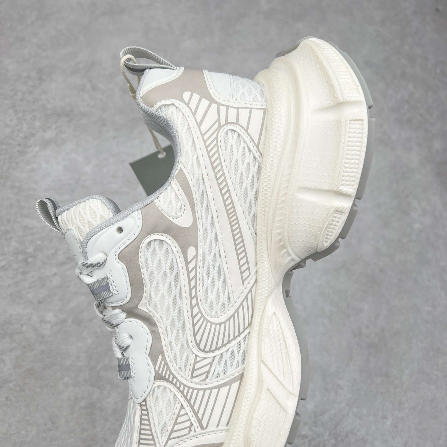 图片[7]-GG-CC Chunky Low 休闲运动老爹鞋 #广东大厂出品 完美细节 25ss早春新款 大长腿 时髦look轻松定格 不费力展现率性氛围 酷帅机能风不规则设计大底 GGcc杏银红色拼色造型设计 轻便舒适百搭 不管怎么搭都敲好看~尺码：35 36 37 38 39 40-选品中心