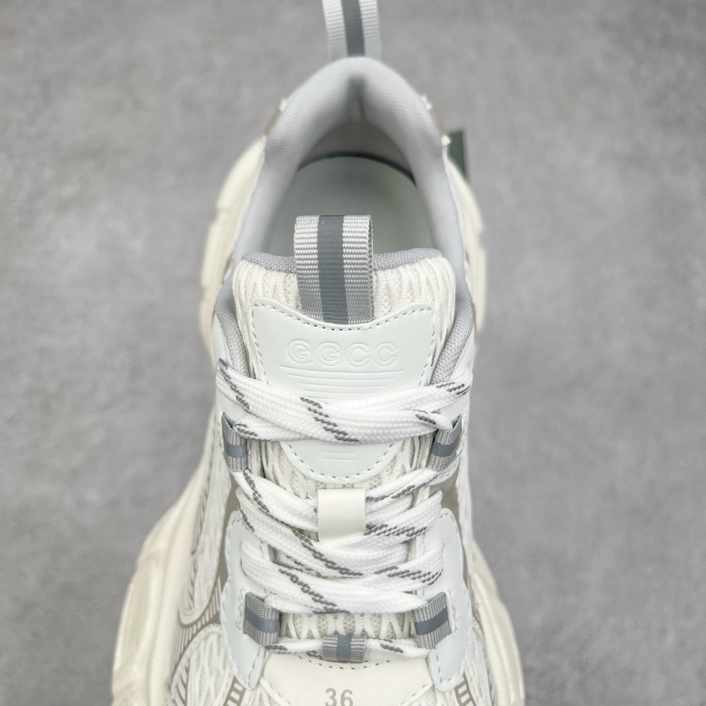 图片[5]-GG-CC Chunky Low 休闲运动老爹鞋 #广东大厂出品 完美细节 25ss早春新款 大长腿 时髦look轻松定格 不费力展现率性氛围 酷帅机能风不规则设计大底 GGcc杏银红色拼色造型设计 轻便舒适百搭 不管怎么搭都敲好看~尺码：35 36 37 38 39 40-选品中心