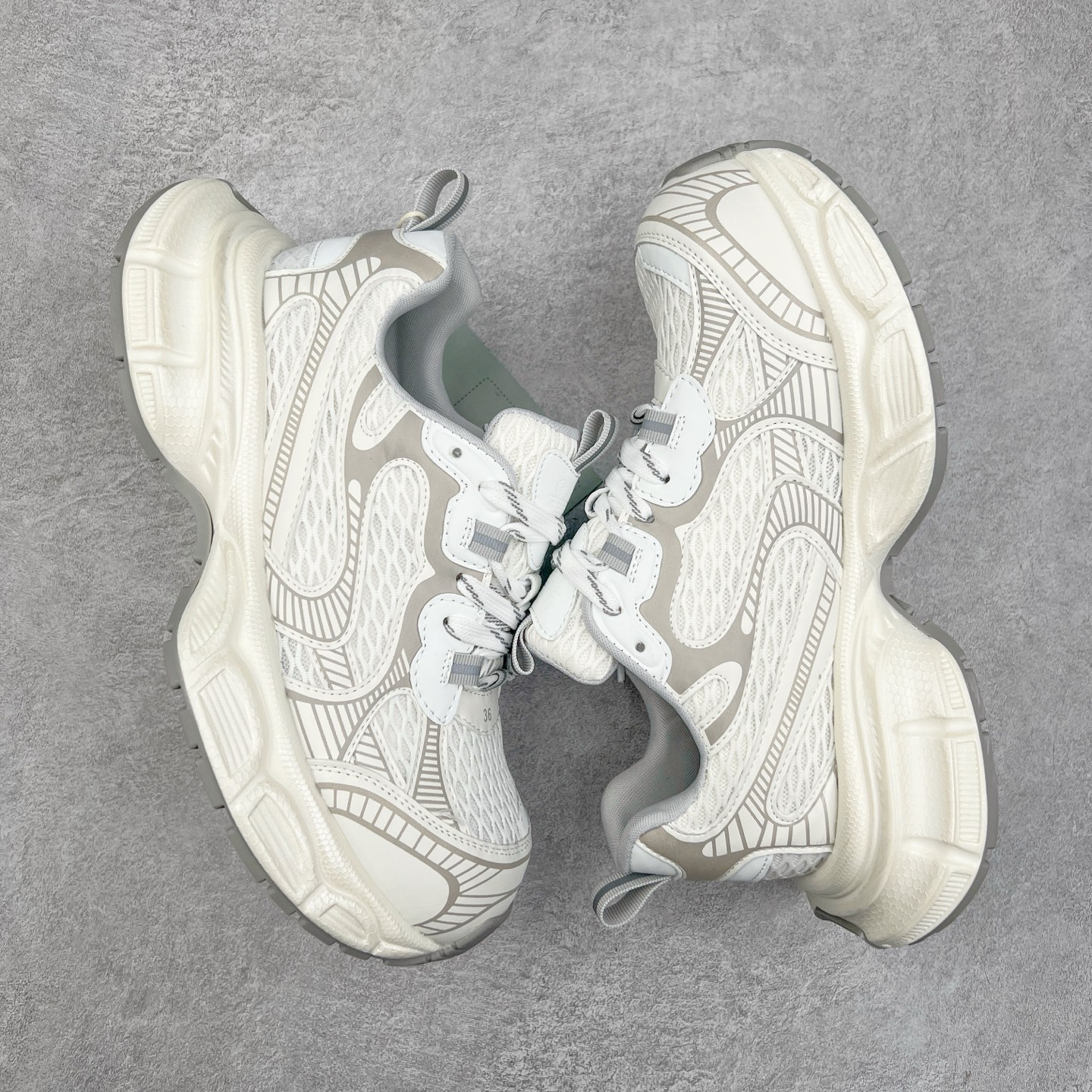 图片[3]-GG-CC Chunky Low 休闲运动老爹鞋 #广东大厂出品 完美细节 25ss早春新款 大长腿 时髦look轻松定格 不费力展现率性氛围 酷帅机能风不规则设计大底 GGcc杏银红色拼色造型设计 轻便舒适百搭 不管怎么搭都敲好看~尺码：35 36 37 38 39 40-选品中心