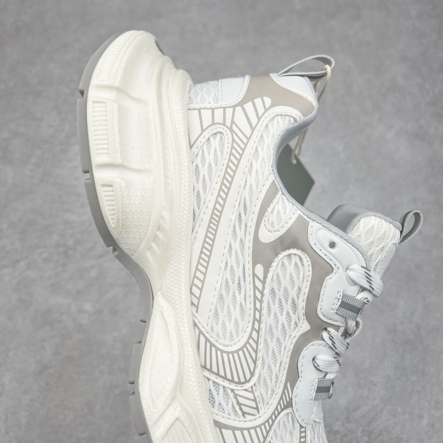 图片[6]-GG-CC Chunky Low 休闲运动老爹鞋 #广东大厂出品 完美细节 25ss早春新款 大长腿 时髦look轻松定格 不费力展现率性氛围 酷帅机能风不规则设计大底 GGcc杏银红色拼色造型设计 轻便舒适百搭 不管怎么搭都敲好看~尺码：35 36 37 38 39 40-选品中心