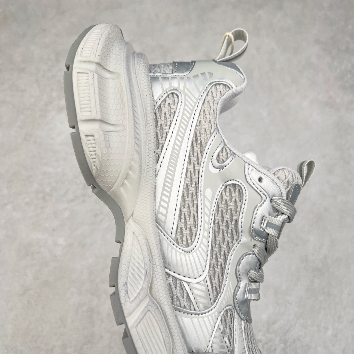 图片[6]-GG-CC Chunky Low 休闲运动老爹鞋 #广东大厂出品 完美细节 25ss早春新款 大长腿 时髦look轻松定格 不费力展现率性氛围 酷帅机能风不规则设计大底 GGcc杏银红色拼色造型设计 轻便舒适百搭 不管怎么搭都敲好看~尺码：35 36 37 38 39 40-选品中心