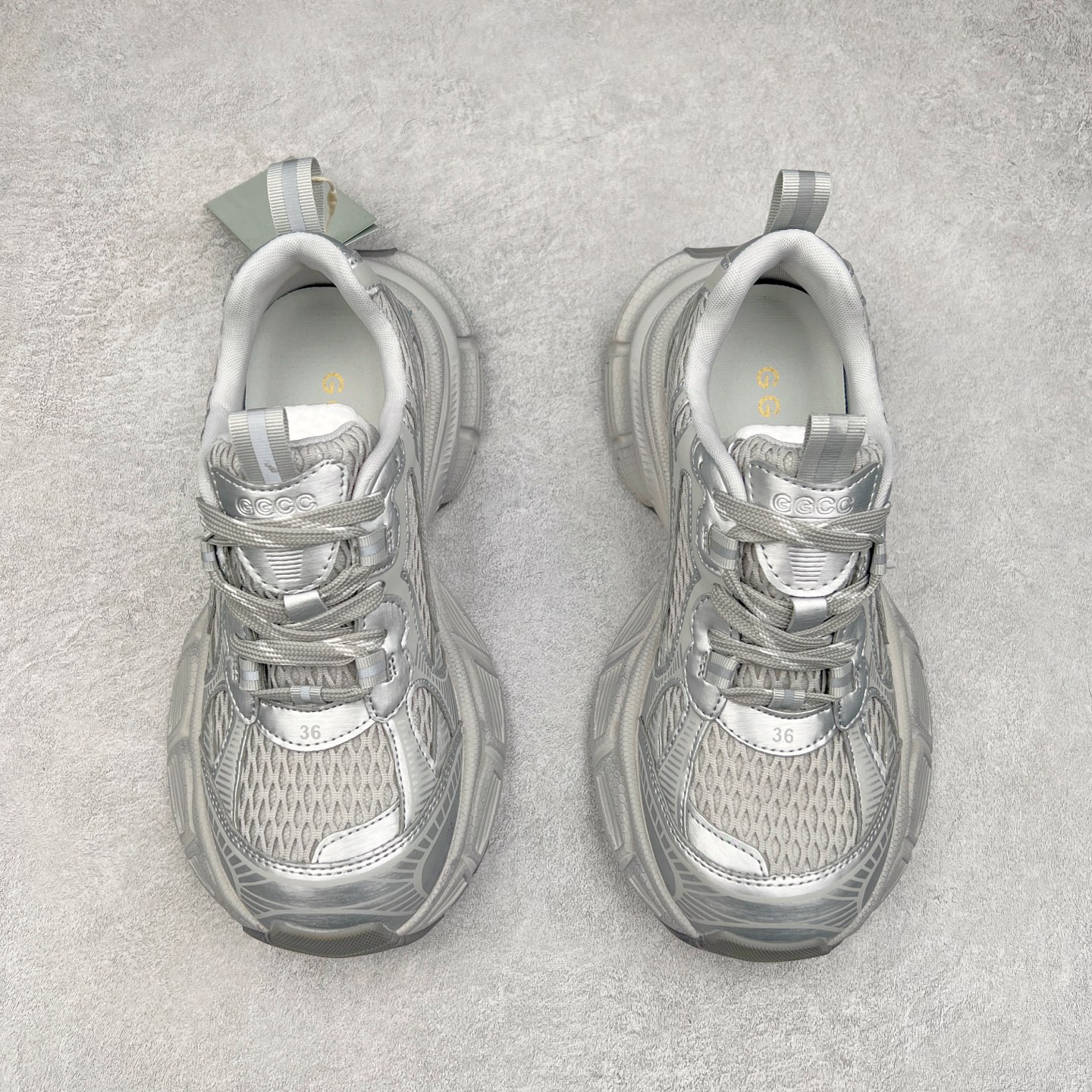 图片[2]-GG-CC Chunky Low 休闲运动老爹鞋 #广东大厂出品 完美细节 25ss早春新款 大长腿 时髦look轻松定格 不费力展现率性氛围 酷帅机能风不规则设计大底 GGcc杏银红色拼色造型设计 轻便舒适百搭 不管怎么搭都敲好看~尺码：35 36 37 38 39 40-选品中心