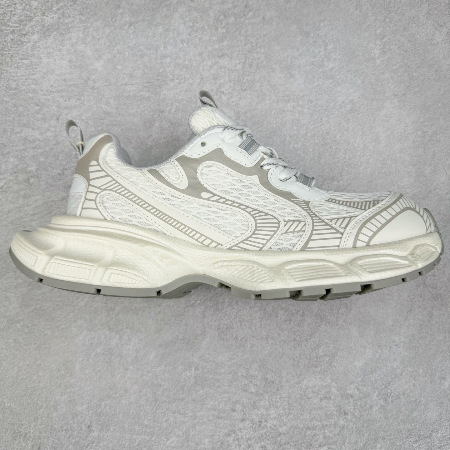 GG-CC Chunky Low 休闲运动老爹鞋 #广东大厂出品 完美细节 25ss早春新款 大长腿 时髦look轻松定格 不费力展现率性氛围 酷帅机能风不规则设计大底 GGcc杏银红色拼色造型设计 轻便舒适百搭 不管怎么搭都敲好看~尺码:35 36 37 38 39 40-选品中心