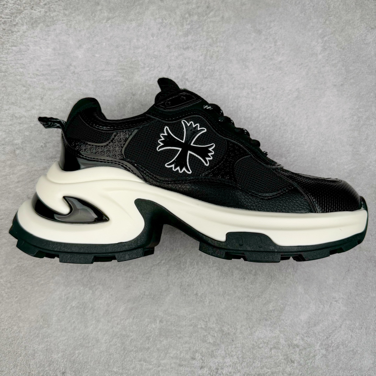 GG-CC Chunky Low 休闲运动老爹鞋 #广东大厂出品 完美细节 25ss早春新款 大长腿 时髦look轻松定格 不费力展现率性氛围 酷帅机能风不规则设计大底 GGcc杏银红色拼色造型设计 轻便舒适百搭 不管怎么搭都敲好看~尺码:35 36 37 38 39 40-选品中心