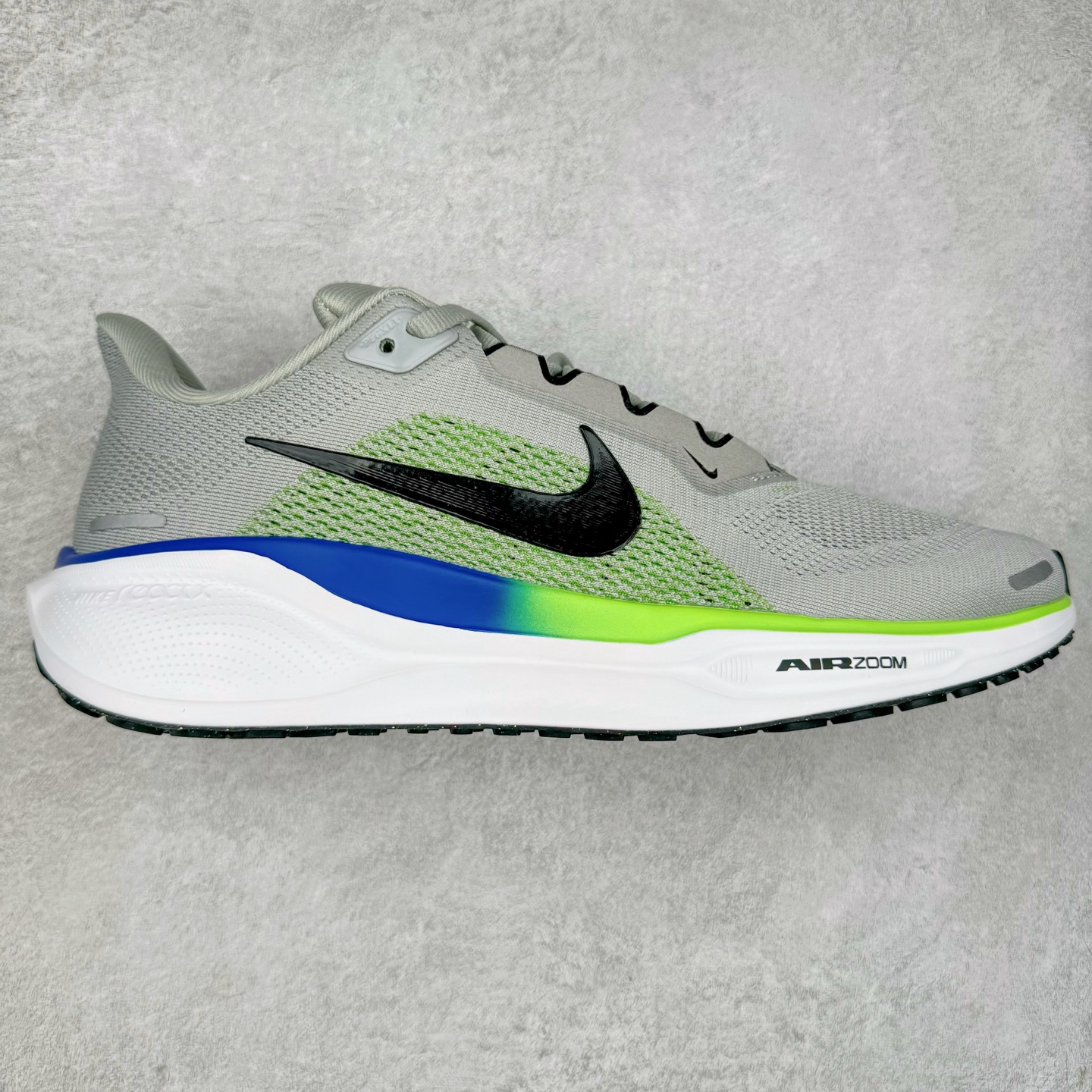 图片[6]-＃特价福利 NK Zoom Pegasus 飞马41代马拉松系列网面透气缓震疾速跑鞋 拥有 Zoom Air 一如既往的稳定感和流畅感 鞋面采用工程网眼设计 为特定高热区域营造出色透气性 进一步增加鞋面的穿孔数量 让足部能够快速散热 中足搭配 Flywire 飞线 在高速运动时营造舒适稳定的贴合感 内置Zoon气垫加持 动力十足 尺码：36 36.5 37.5 38 38.5 39 40 40.5 41 42 42.5 43 44 44.5 45-选品中心