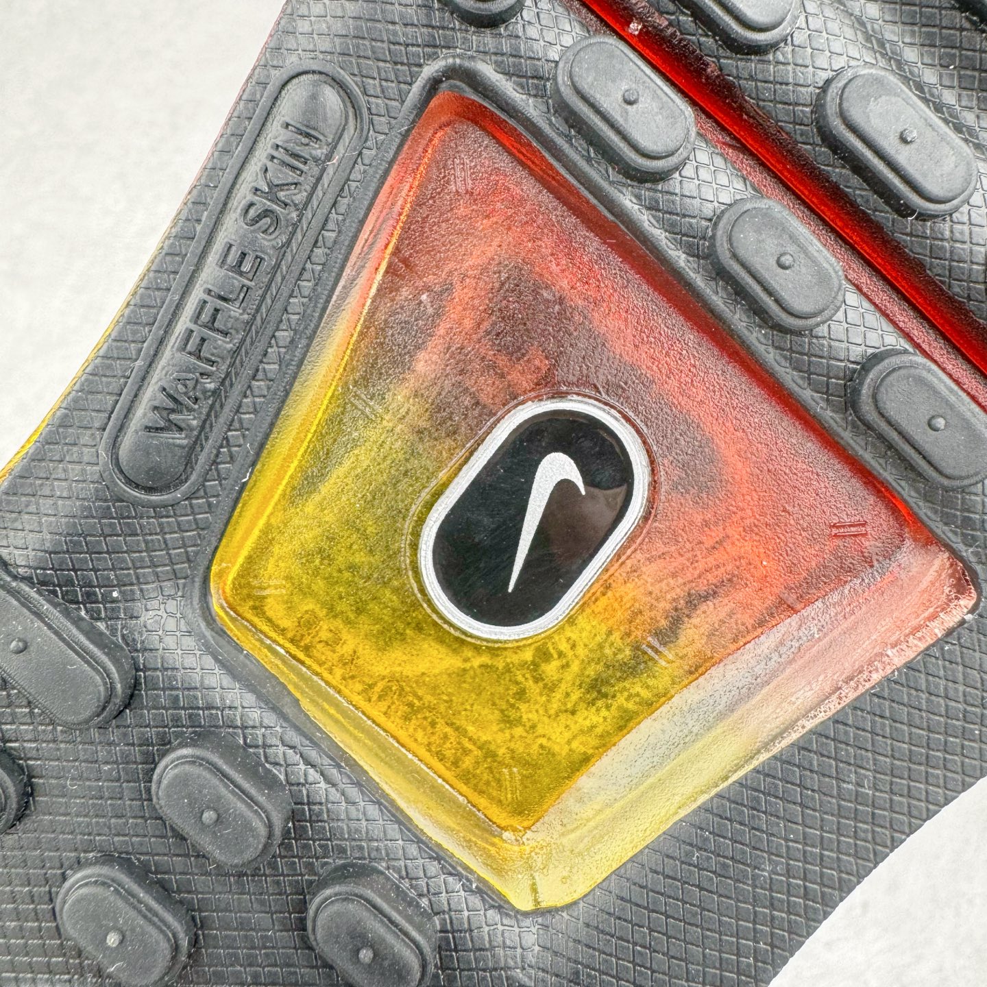 图片[15]-＃纯原 NK Air Max 2013 经典舒适时尚耐磨透气低帮气垫跑步鞋 HF3660-002 携时尚设计闪亮回归 出众有型 采用网眼布细节和运动风无缝覆面 助你保持清爽感受 塑就焕新造型 经典 Flywire 设计搭配经典全掌型 Max Air 缓震配置 缔造出众舒适感和支撑效果实拍调校N版已经零色差零失真 百分百还原实物色彩所见即所得 不存在货不对板色差等低级问题 选购参考实物拍摄 不混卖不参货 只用心做好货严格选品 承诺混一赔十 尺码：35.5 36 36.5 37.5 38 38.5 39 40 40.5 41 42 42.5 43 44 44.5 45 46 46.5-选品中心