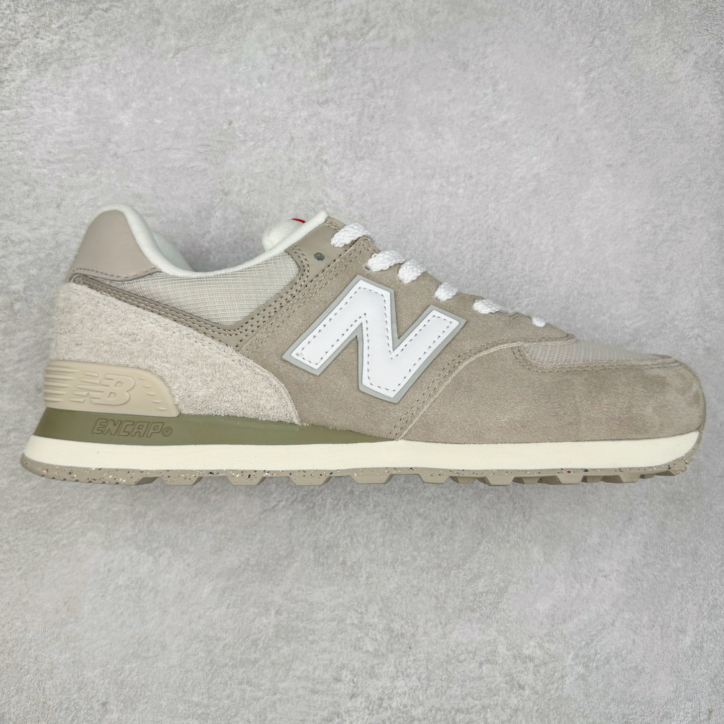 ＃纯原 New Balance NB574 新百伦系列复古运动跑鞋 材质细节鞋标处理与正品无差 原版楦型 高弹EVA大底 鞋垫 还原正品脚感 完美走线 ENCAP减震中底 尺码：36 37 37.5 38 38.5 39.5 40 40.5 41.5 42 42.5 43 44 45-选品中心