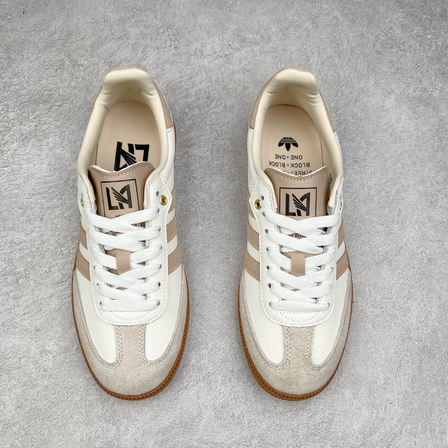 图片[2]-AD Original Samba OG 复古经典轻便板鞋 GV8358 这款桑巴鞋展示了高质量的工艺 带有装饰的超锁缝制和无缝的手感 柔软、柔软的皮革造型和标志性的3条纹完成了精致的外观 正规合身鞋带 鞋面上有绒面鞋垫 橡胶鞋底 享受正畸套筒软感 自50年代首次亮相以来就一直在赢得粉丝的青睐 尺码：36 36.5 37.5 38 38.5 39 40 40.5 41 42 42.5 43 44 44.5 45-选品中心