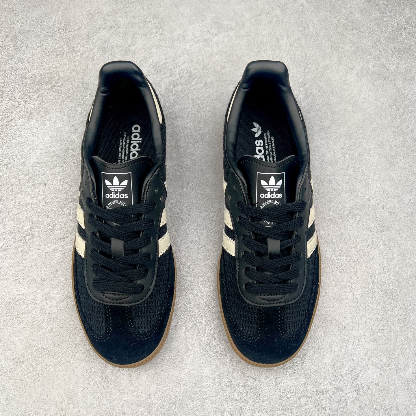 图片[2]-AD Original Samba OG 复古经典轻便板鞋 JQ5141 这款桑巴鞋展示了高质量的工艺 带有装饰的超锁缝制和无缝的手感 柔软、柔软的皮革造型和标志性的3条纹完成了精致的外观 正规合身鞋带 鞋面上有绒面鞋垫 橡胶鞋底 享受正畸套筒软感 自50年代首次亮相以来就一直在赢得粉丝的青睐 尺码：36 36.5 37.5 38 38.5 39 40 40.5 41 42 42.5 43 44 44.5 45-选品中心