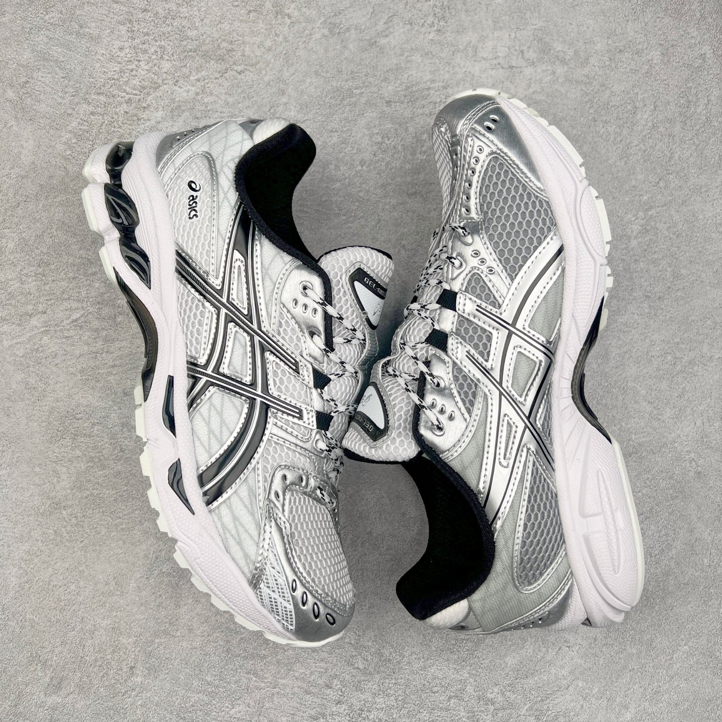 图片[3]-ASICS Gel-Nimbus 10.1 亚瑟士雨云10.1代系列轻量缓震休闲运动跑步鞋 近年来，运动鞋市场迎来了一个新的设计潮流：通过融合艺术与技术，赋予运动鞋更多的时尚元素和创新设计。作为市场中的领导者之一，ASICS（亚瑟士）一向以其技术创新和卓越的鞋款设计著称。而另一个前卫的实验鞋类品牌EMPTY BEHAVIOR，以其非凡的创意和探索，尤其对未来主义和非传统材料的热情撞击，从业界中脱颖而出。两者的合作，以推出特别版的GEL-NIMBUS™ 10.1鞋款——主题为“EVEN MY SHOE IS ART”为标志，为运动鞋设计涉入一个全新的高度。尺码：36 37 37.5 38 39 39.5 40.5 41.5 42 42.5 43.5 44 44.5 45-选品中心