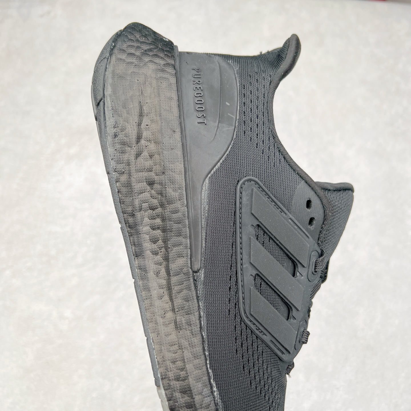 图片[6]-＃福利特价 AD PureBoost PB22爆米花缓震跑步鞋 鞋面由可回收材料制成透气贴合 打造经典潮流风格 Boost中底提供良好缓冲性能 穿着舒适 橡胶外底搭配防滑鞋底底纹设计轻便舒适 防滑耐穿 尺码：36 36.5 37 38 38.5 39 40 40.5 41 42 42.5 43 44 44.5 45-选品中心