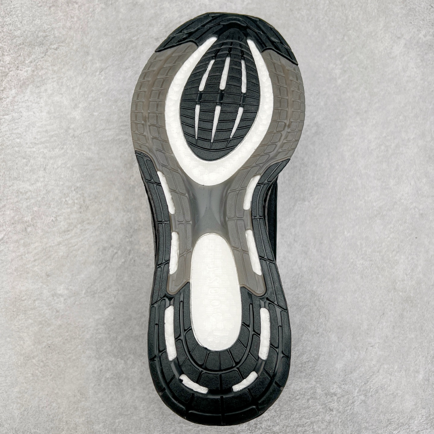 图片[9]-＃福利特价 AD PureBoost PB22爆米花缓震跑步鞋 鞋面由可回收材料制成透气贴合 打造经典潮流风格 Boost中底提供良好缓冲性能 穿着舒适 橡胶外底搭配防滑鞋底底纹设计轻便舒适 防滑耐穿 尺码：36 36.5 37 38 38.5 39 40 40.5 41 42 42.5 43 44 44.5 45-选品中心