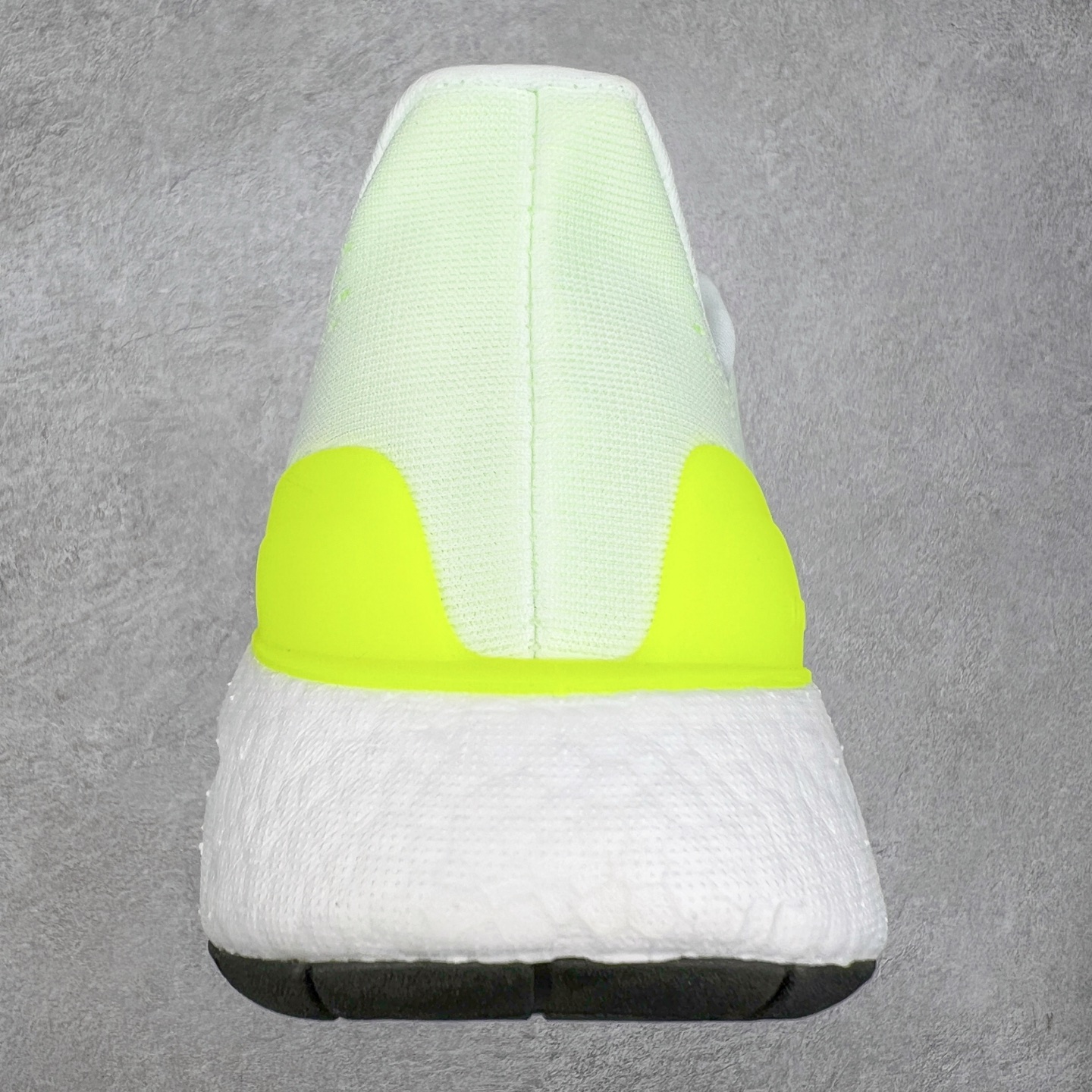 图片[8]-＃福利特价 AD PureBoost PB22爆米花缓震跑步鞋 鞋面由可回收材料制成透气贴合 打造经典潮流风格 Boost中底提供良好缓冲性能 穿着舒适 橡胶外底搭配防滑鞋底底纹设计轻便舒适 防滑耐穿 尺码：36 36.5 37 38 38.5 39 40 40.5 41 42 42.5 43 44 44.5 45-选品中心