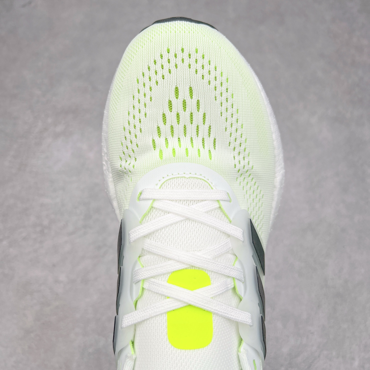 图片[4]-＃福利特价 AD PureBoost PB22爆米花缓震跑步鞋 鞋面由可回收材料制成透气贴合 打造经典潮流风格 Boost中底提供良好缓冲性能 穿着舒适 橡胶外底搭配防滑鞋底底纹设计轻便舒适 防滑耐穿 尺码：36 36.5 37 38 38.5 39 40 40.5 41 42 42.5 43 44 44.5 45-选品中心