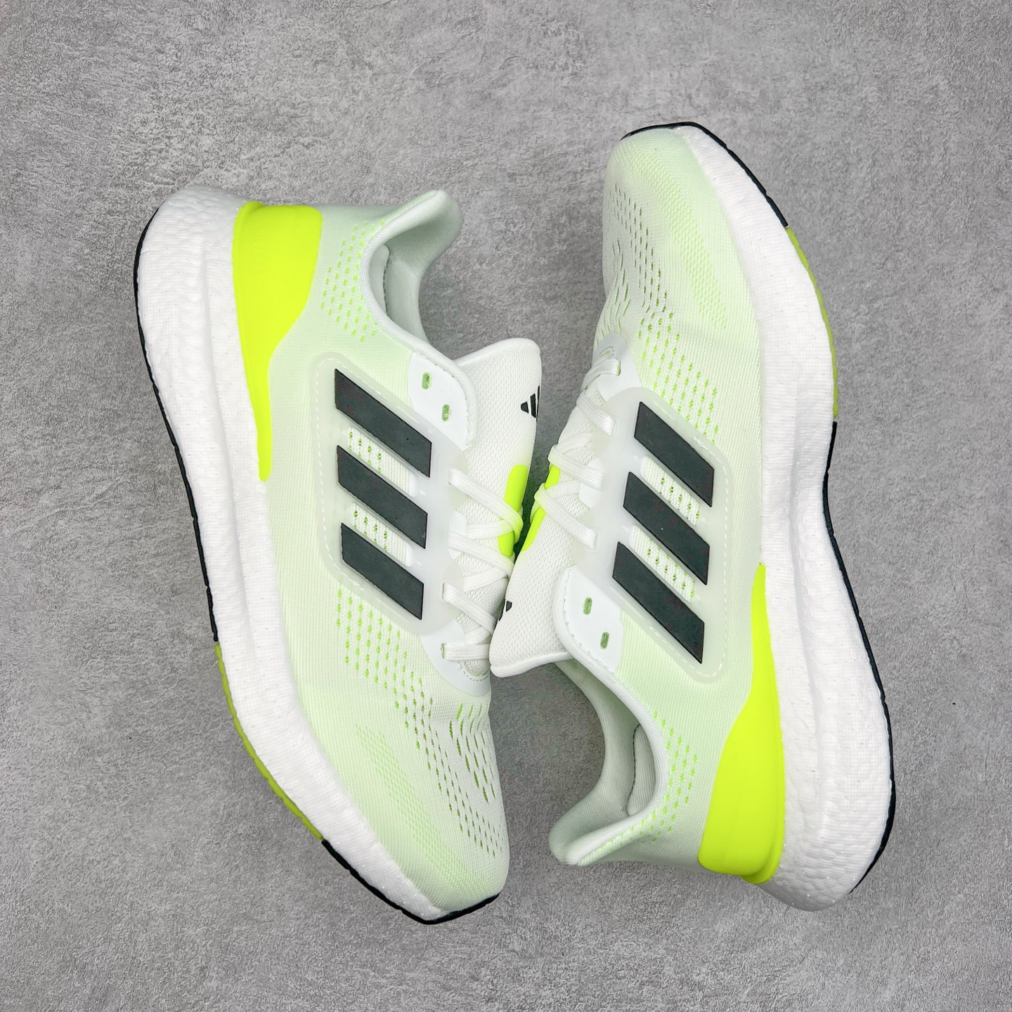 图片[3]-＃福利特价 AD PureBoost PB22爆米花缓震跑步鞋 鞋面由可回收材料制成透气贴合 打造经典潮流风格 Boost中底提供良好缓冲性能 穿着舒适 橡胶外底搭配防滑鞋底底纹设计轻便舒适 防滑耐穿 尺码：36 36.5 37 38 38.5 39 40 40.5 41 42 42.5 43 44 44.5 45-选品中心