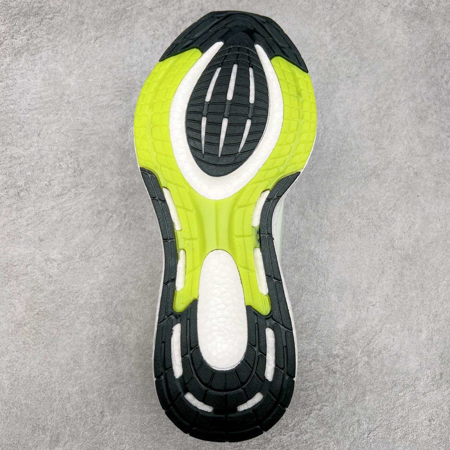 图片[9]-＃福利特价 AD PureBoost PB22爆米花缓震跑步鞋 鞋面由可回收材料制成透气贴合 打造经典潮流风格 Boost中底提供良好缓冲性能 穿着舒适 橡胶外底搭配防滑鞋底底纹设计轻便舒适 防滑耐穿 尺码：36 36.5 37 38 38.5 39 40 40.5 41 42 42.5 43 44 44.5 45-选品中心