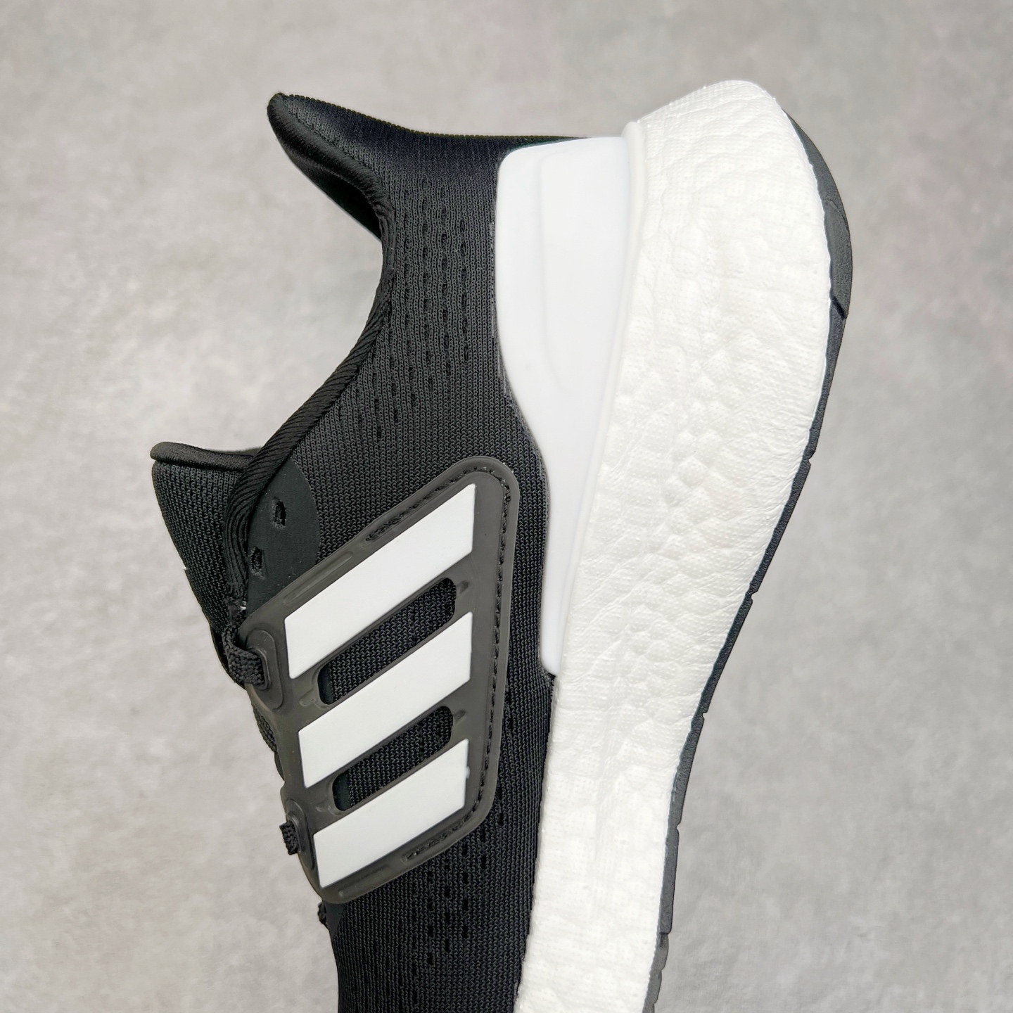 图片[7]-＃福利特价 AD PureBoost PB22 爆米花缓震跑步鞋 鞋面由可回收材料制成透气贴合 打造经典潮流风格 Boost中底提供良好缓冲性能 穿着舒适 橡胶外底搭配防滑鞋底底纹设计轻便舒适 防滑耐穿 尺码：36 36.5 37 38 38.5 39 40 40.5 41 42 42.5 43 44 44.5 45-选品中心