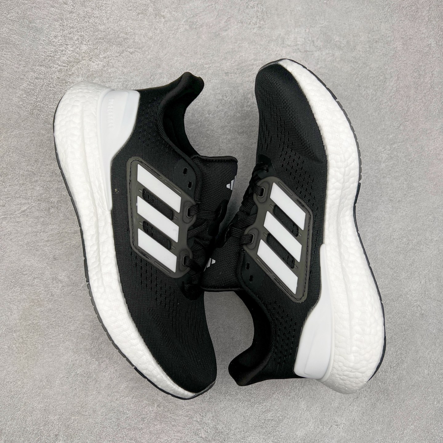 图片[3]-＃福利特价 AD PureBoost PB22 爆米花缓震跑步鞋 鞋面由可回收材料制成透气贴合 打造经典潮流风格 Boost中底提供良好缓冲性能 穿着舒适 橡胶外底搭配防滑鞋底底纹设计轻便舒适 防滑耐穿 尺码：36 36.5 37 38 38.5 39 40 40.5 41 42 42.5 43 44 44.5 45-选品中心