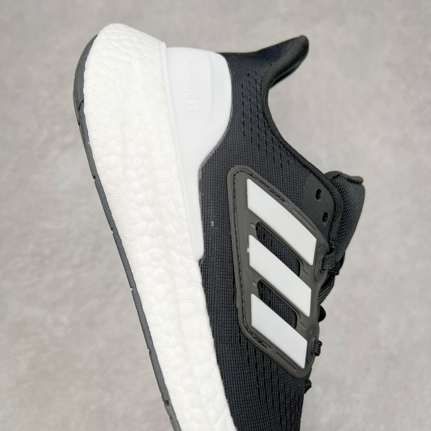 图片[6]-＃福利特价 AD PureBoost PB22 爆米花缓震跑步鞋 鞋面由可回收材料制成透气贴合 打造经典潮流风格 Boost中底提供良好缓冲性能 穿着舒适 橡胶外底搭配防滑鞋底底纹设计轻便舒适 防滑耐穿 尺码：36 36.5 37 38 38.5 39 40 40.5 41 42 42.5 43 44 44.5 45-选品中心