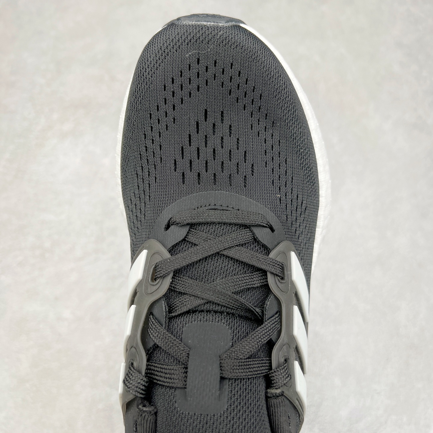 图片[4]-＃福利特价 AD PureBoost PB22 爆米花缓震跑步鞋 鞋面由可回收材料制成透气贴合 打造经典潮流风格 Boost中底提供良好缓冲性能 穿着舒适 橡胶外底搭配防滑鞋底底纹设计轻便舒适 防滑耐穿 尺码：36 36.5 37 38 38.5 39 40 40.5 41 42 42.5 43 44 44.5 45-选品中心