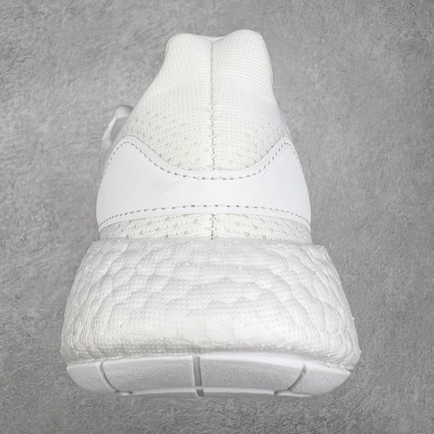 图片[8]-＃福利特价 AD PureBoost PB22 爆米花缓震跑步鞋 鞋面由可回收材料制成透气贴合 打造经典潮流风格 Boost中底提供良好缓冲性能 穿着舒适 橡胶外底搭配防滑鞋底底纹设计轻便舒适 防滑耐穿 尺码：36 36.5 37 38 38.5 39 40 40.5 41 42 42.5 43 44 44.5 45-选品中心