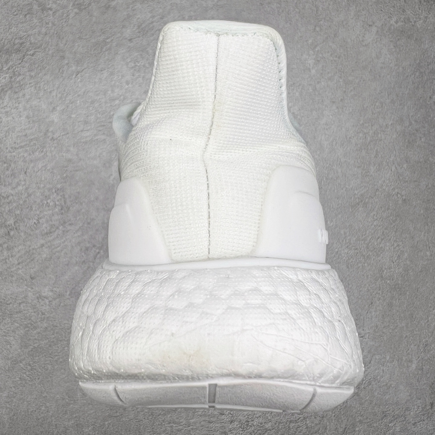 图片[8]-＃福利特价 AD PureBoost PB22 爆米花缓震跑步鞋 鞋面由可回收材料制成透气贴合 打造经典潮流风格 Boost中底提供良好缓冲性能 穿着舒适 橡胶外底搭配防滑鞋底底纹设计轻便舒适 防滑耐穿 尺码：36 36.5 37 38 38.5 39 40 40.5 41 42 42.5 43 44 44.5 45-选品中心